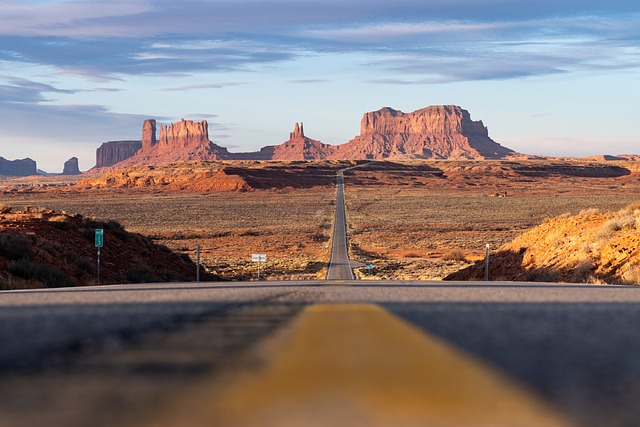 monument-valley On the road nel mondo